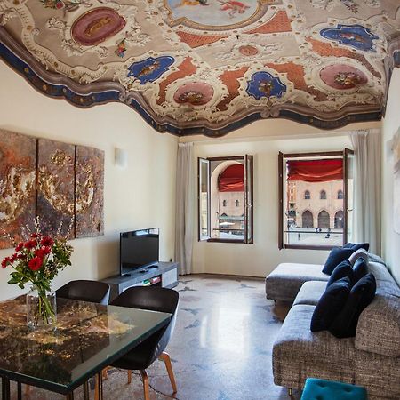 Urbanicooh Paracelso - Piazza Maggiore View بولونيا المظهر الخارجي الصورة