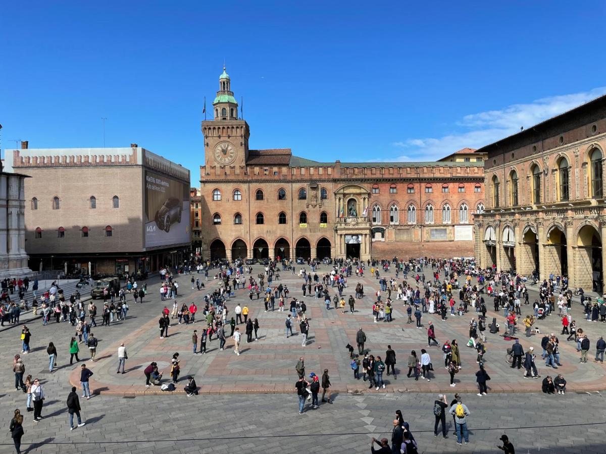Urbanicooh Paracelso - Piazza Maggiore View بولونيا المظهر الخارجي الصورة
