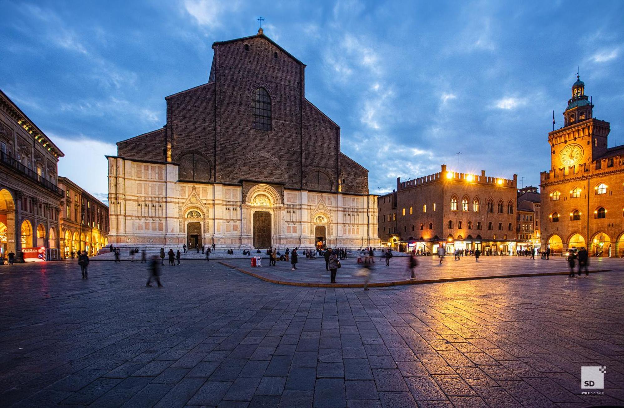 Urbanicooh Paracelso - Piazza Maggiore View بولونيا المظهر الخارجي الصورة