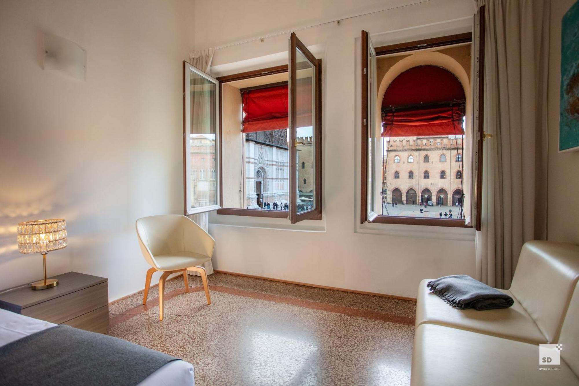 Urbanicooh Paracelso - Piazza Maggiore View بولونيا المظهر الخارجي الصورة